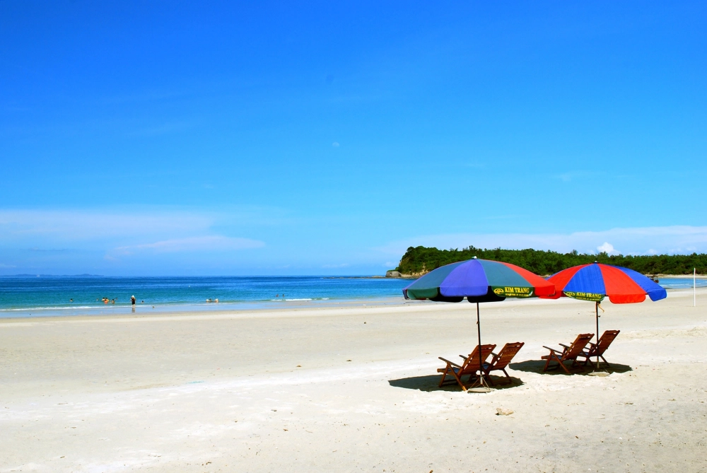 Ảnh đẹp check in cực chất tại Quan Lạn giữa trời mây sóng nước