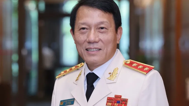  Cầu vai Thượng tướng Công an với ba ngôi sao lớn vàng