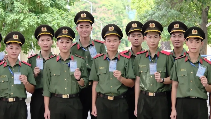  Học viên Học viện An ninh với phù hiệu riêng trên quân phục