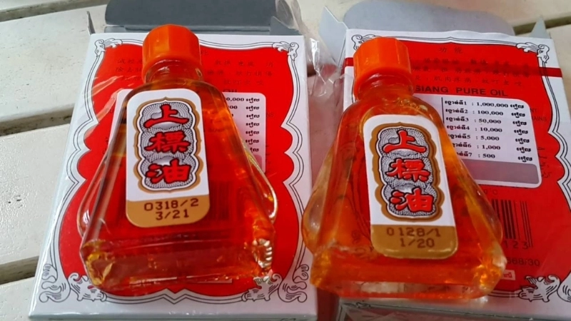 Quét mã vạch là cách hiệu quả để phân biệt dầu Siang Pure Oil chính hãng và hàng giả